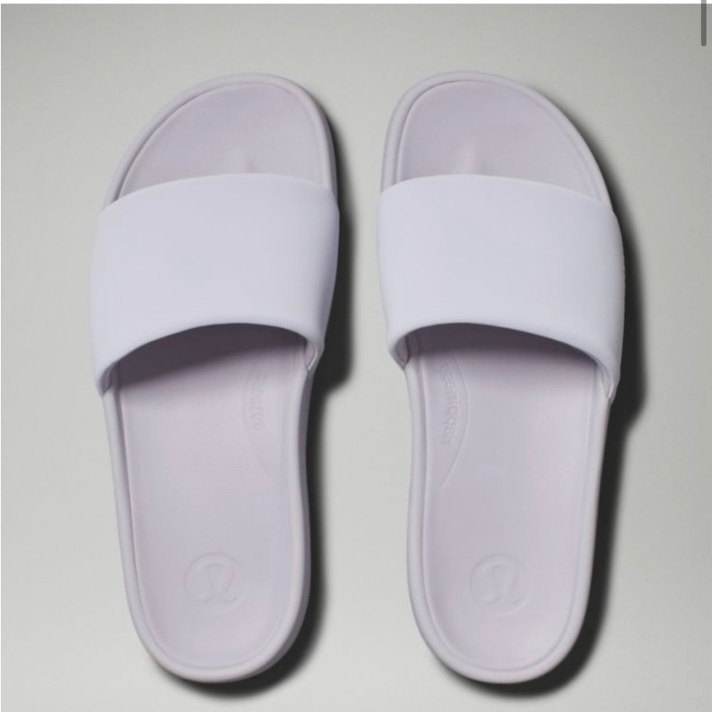 Lululemon (Women’s) Restfeel Slide (Size 9) lavender color